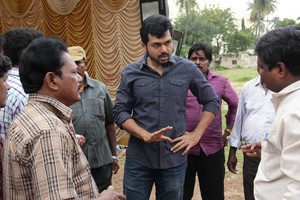 Nadigar Sangam Sweetbox Shirt Saree Veshti Distribution Stills